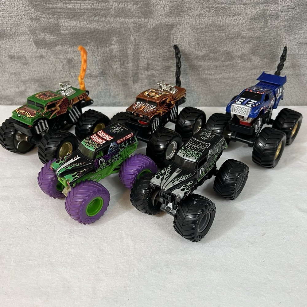 Monster jam And monster jam Shark Attack Lot Of 5 Grave Digger Etc